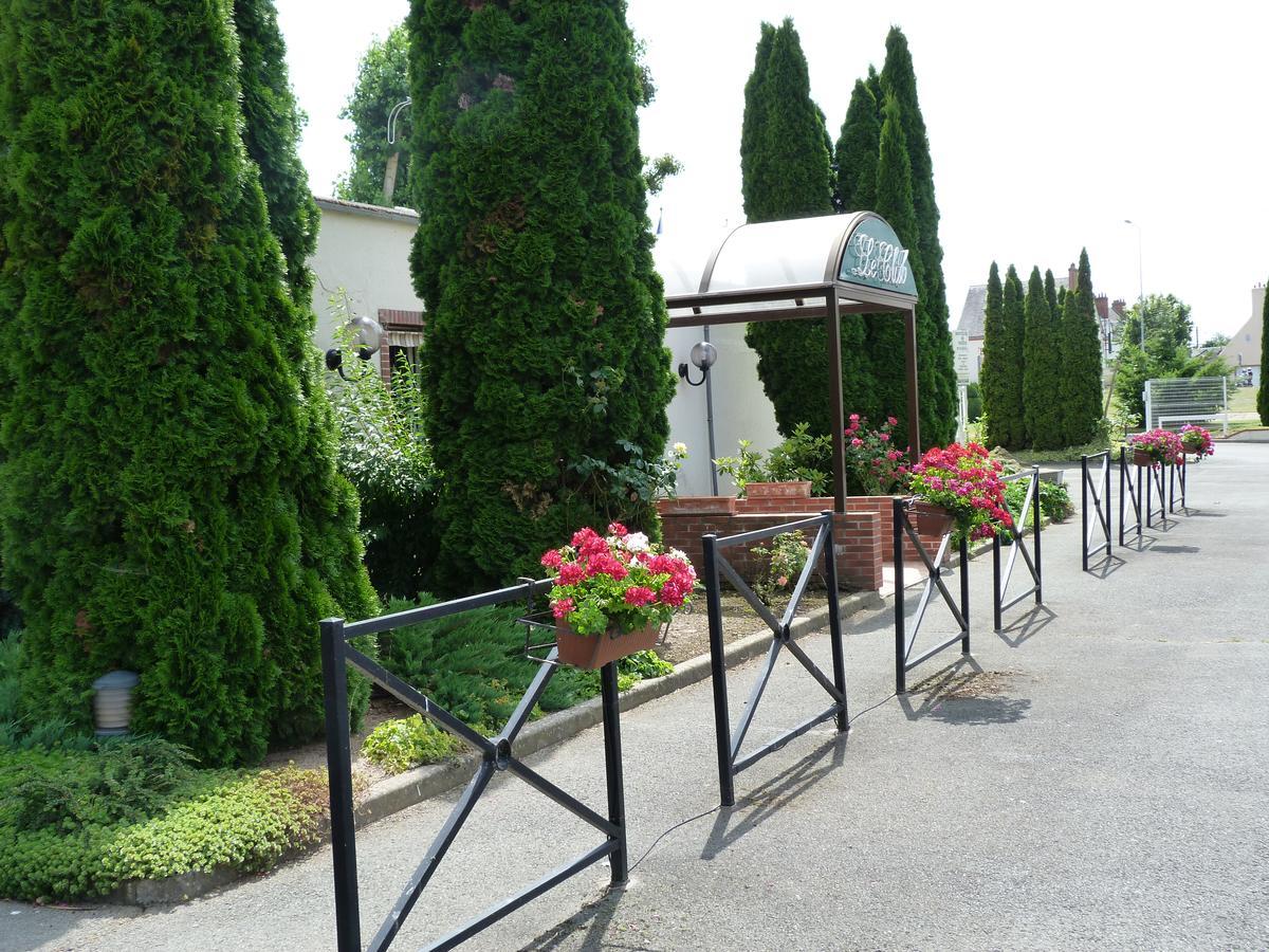 Hostellerie Du Chateau Saint-Pere-sur-Loire Exterior photo