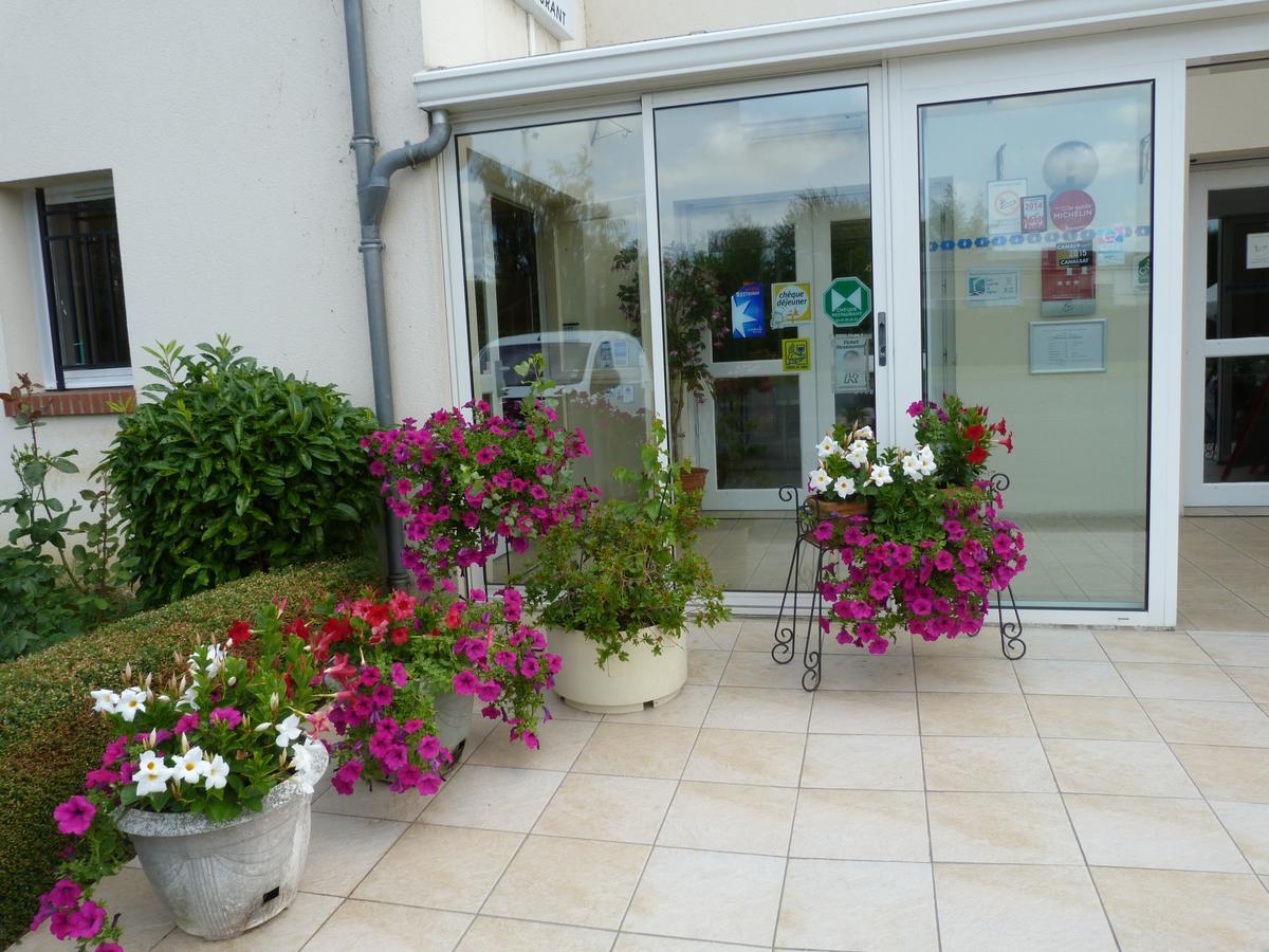 Hostellerie Du Chateau Saint-Pere-sur-Loire Exterior photo